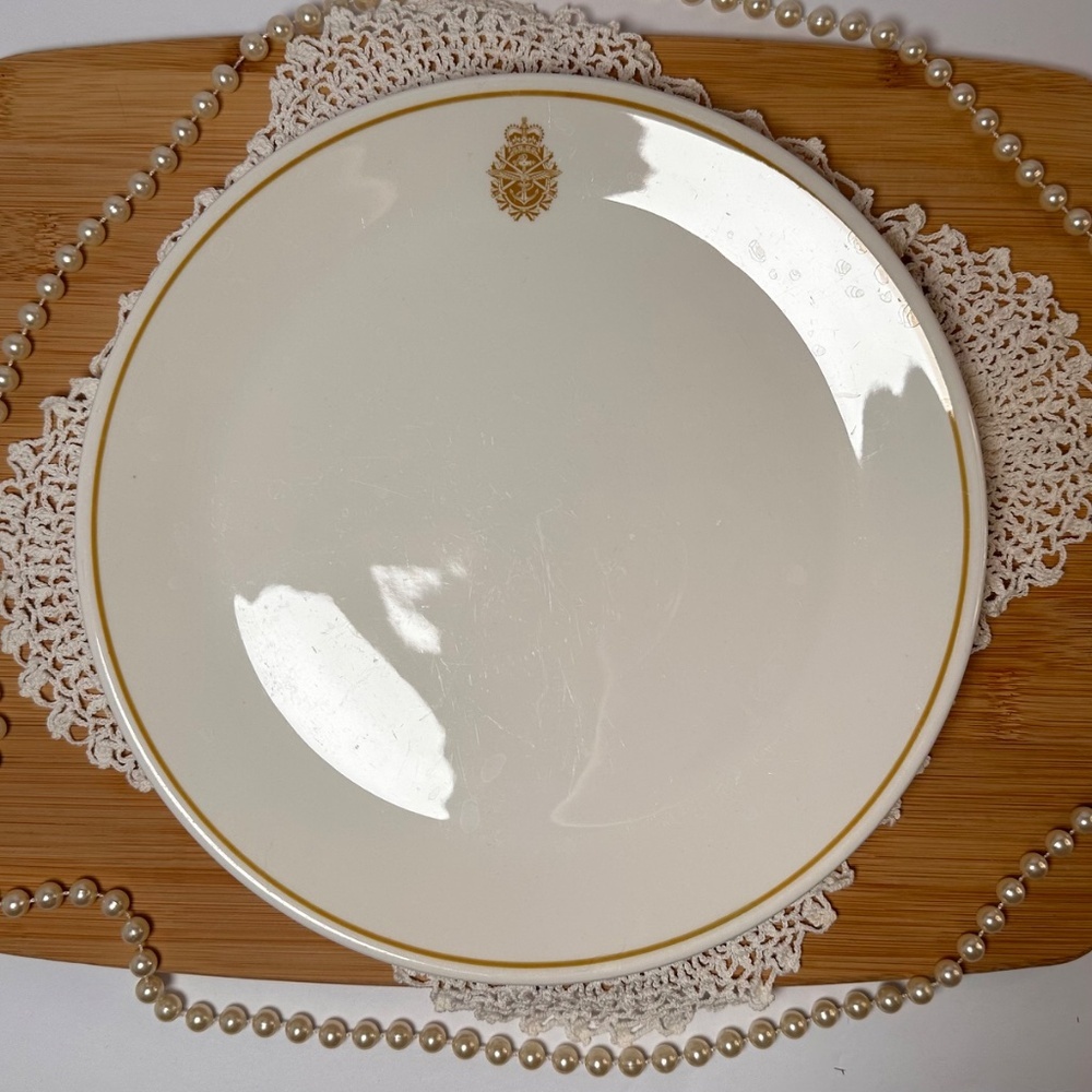 Vintage Canadian Military Mess Dinner Plate - Picture 2 of 6